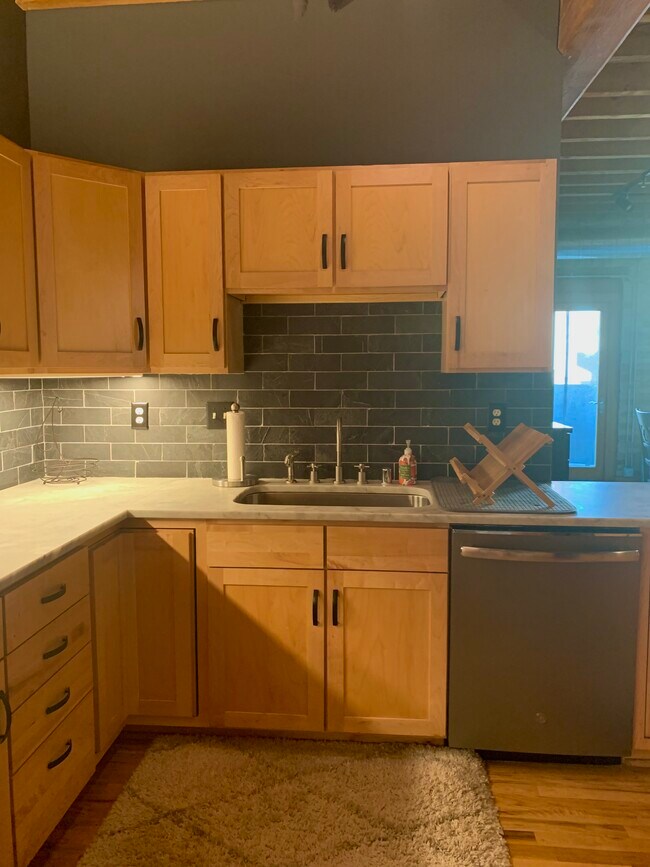 Foto del edificio - 418 N 3rd St
