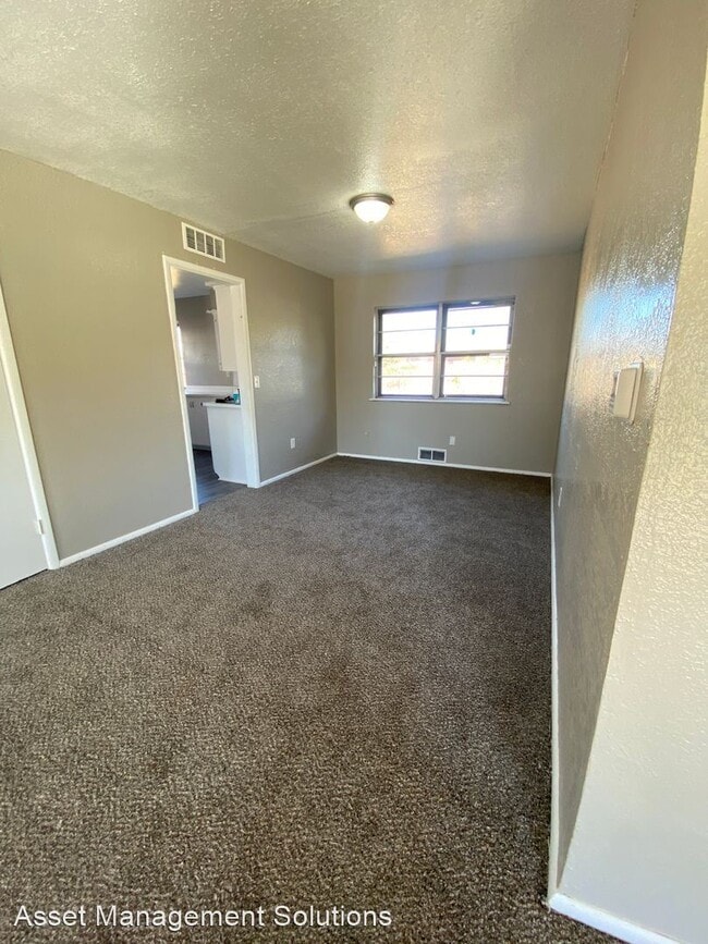 Building Photo - 5 br, 1.5 bath House - 103 NE 5th St