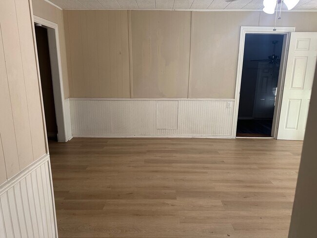 Foto del edificio - 324 Azalea St