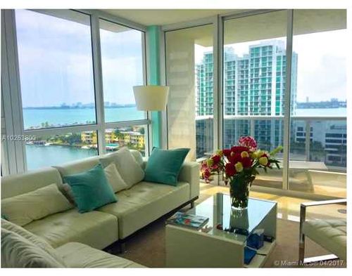 Foto principal - 7929 N West Bay Shore Dr