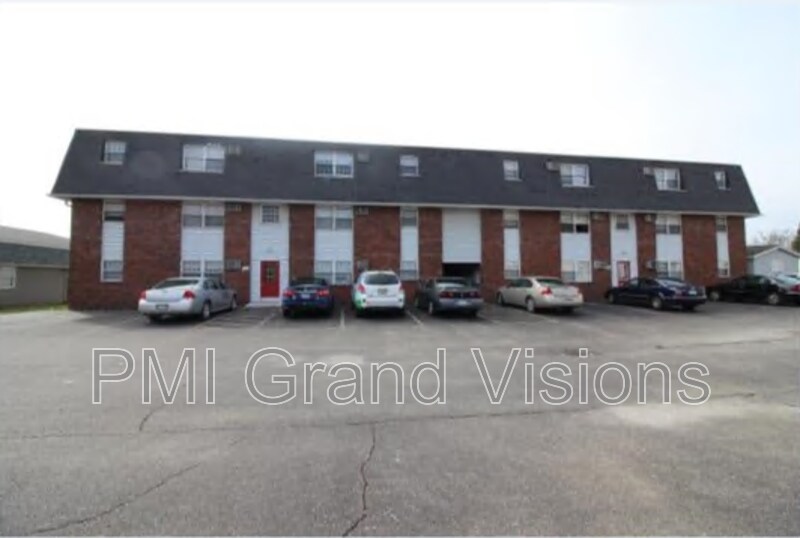 24 W Buchanan Ave Unit 2, Charleston, IL 61920 Condo for Rent in