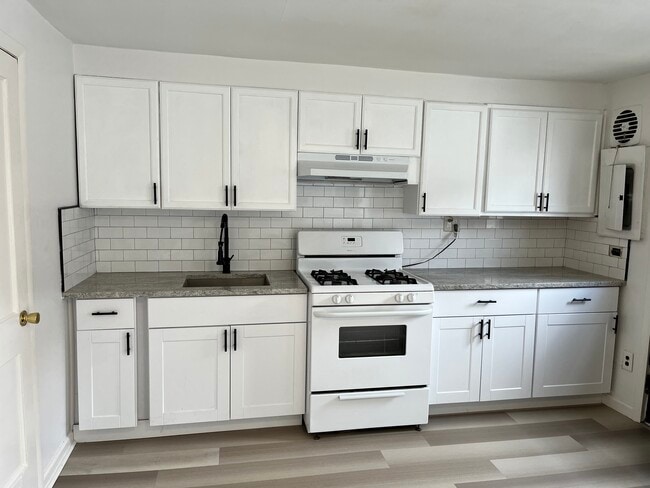 Kitchen - 105 Church St