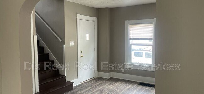 Foto del edificio - 215 S Hedges St