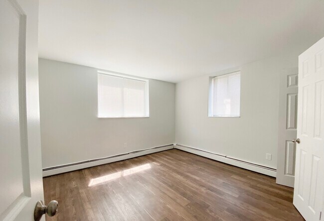 Building Photo - 252 Hyde Park Ave