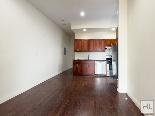 Building Photo - NOSTRAND AVENUE / Spacious 4-bed, 1-bath /...