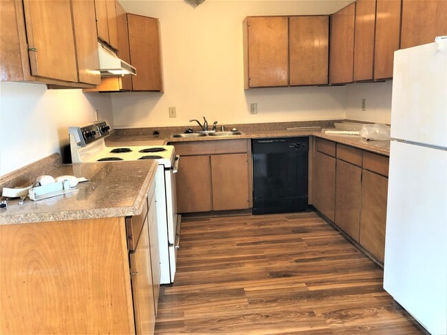 Kitchen with Dishwasher - 2606 Ardsley Cir