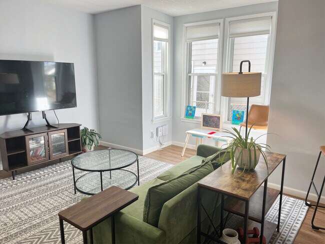 Foto del edificio - 874 Howell St N
