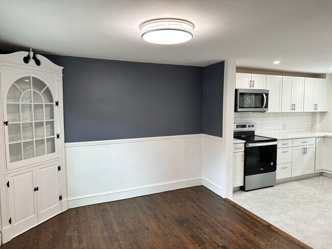 Foto del edificio - 9 Pine View Rd