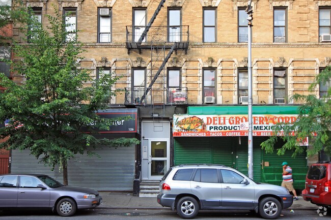 Foto del edificio - 126 E 103rd St