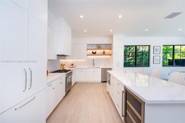 Building Photo - 8391 SW 65th Ave