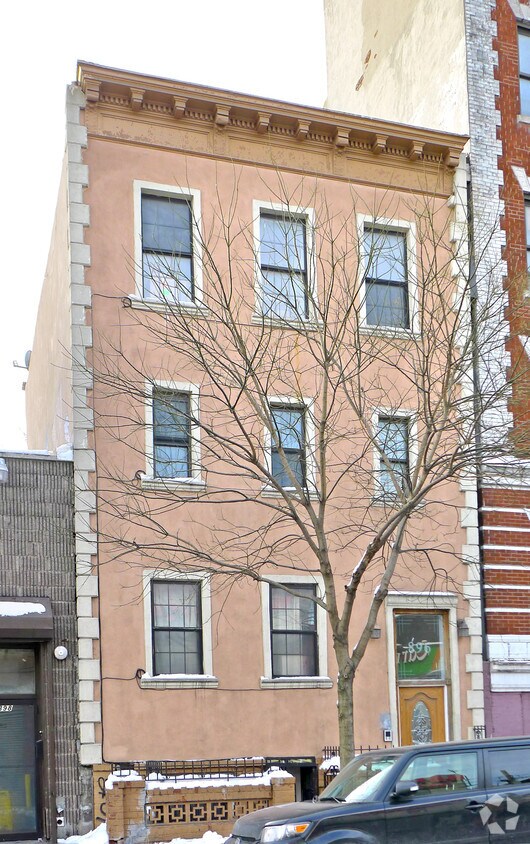 Primary Photo - 896 Flushing Ave