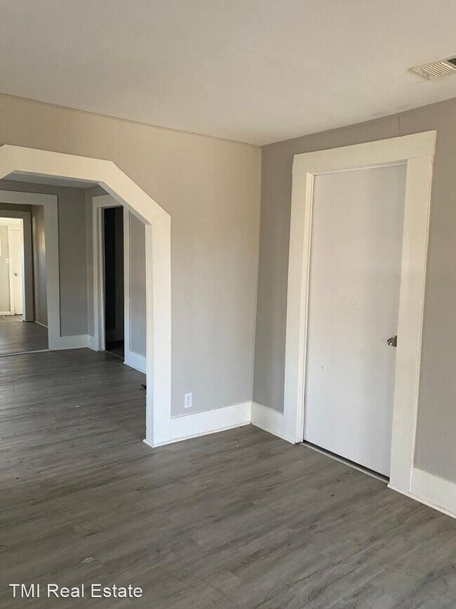 Foto del edificio - 3 br, 1 bath House - 3817 Ellis Ave SW