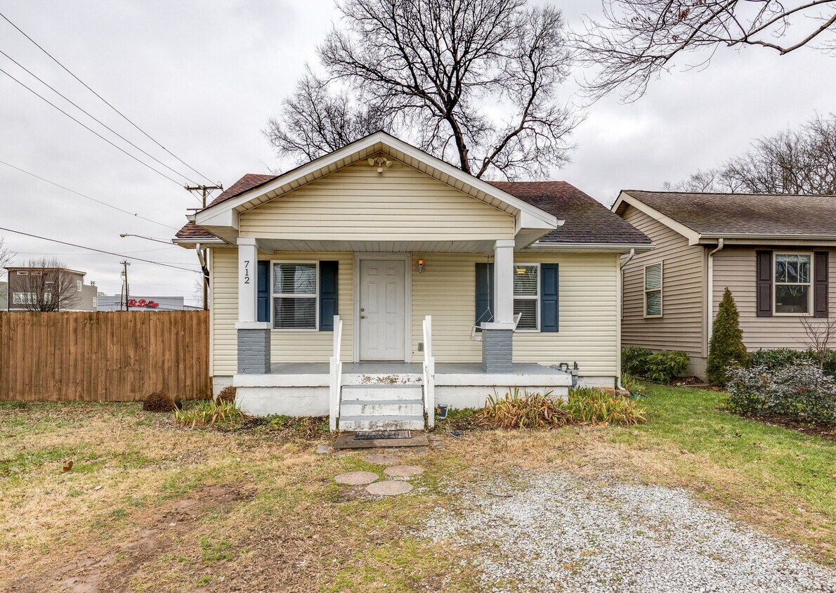 Foto principal - 712 45th Ave N