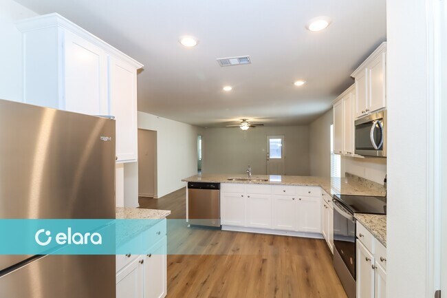 Foto del edificio - 216 SILVERCREST LN