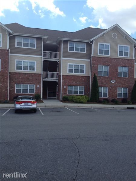 Building Photo - 1445 Fairington Dr NW