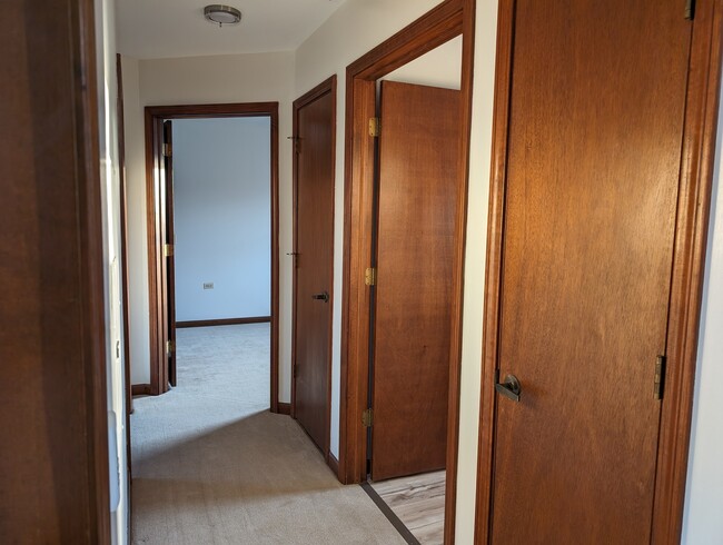 Building Photo - 384 South St