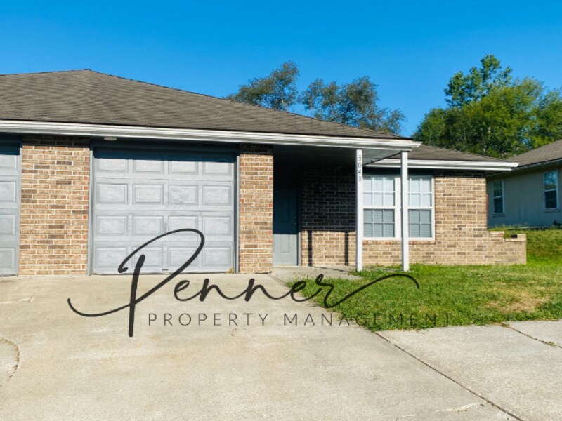 Foto principal - 304 NE Austin St