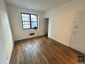 Building Photo - East 61 Street