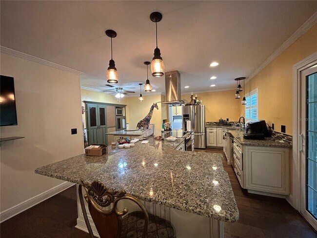 Foto del edificio - 608 SW 80th Blvd