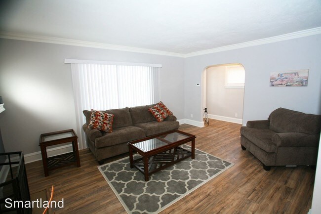Building Photo - 3 br, 1.5 bath House - 797 Woodview Road