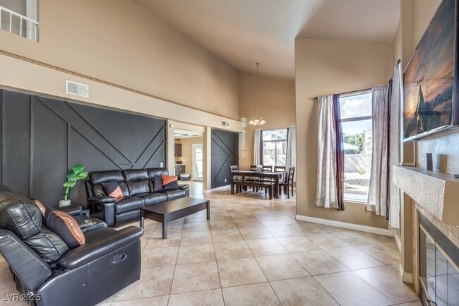 Building Photo - 1918 Pintura Cir