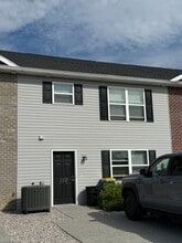 Building Photo - 138 Delano Dr