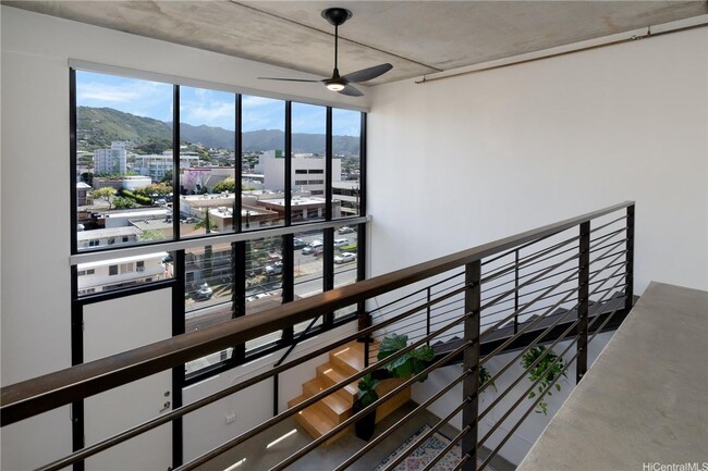 Building Photo - Exclusive suburban boutique loft in Honolu...