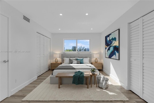 Building Photo - 7925 Carlyle Ave