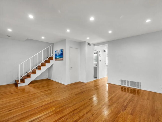 Building Photo - 246 Green Heath Pl