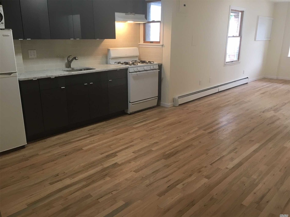 Foto principal - 84-22 130th St