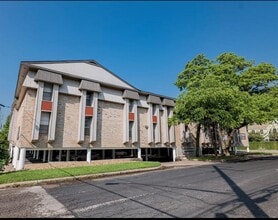 Building Photo - 3121 Speedway