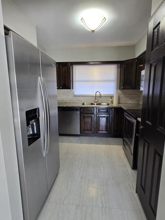 Foto del edificio - 6258 Harcross Ct