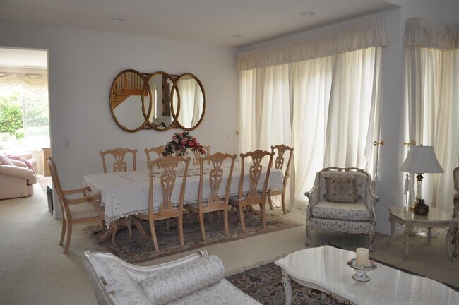 Foto del edificio - 4445 Longshore Way