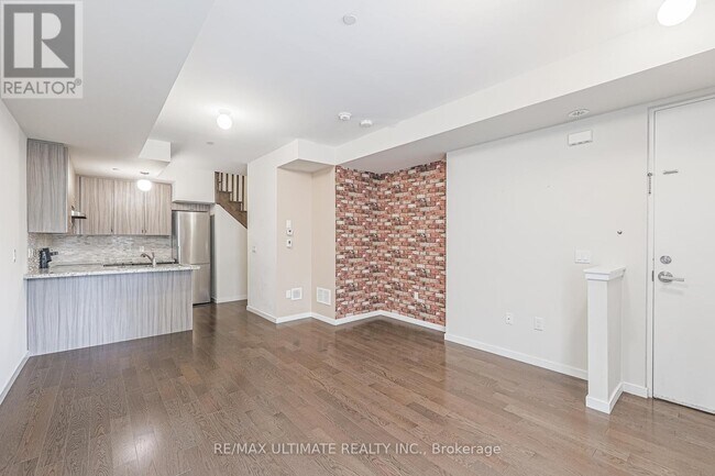 Building Photo - 600 Alex Gardner Cir