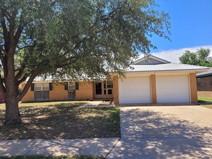 Move in ready 3 bed 2 bath home with 2 car... House Rental in Midland