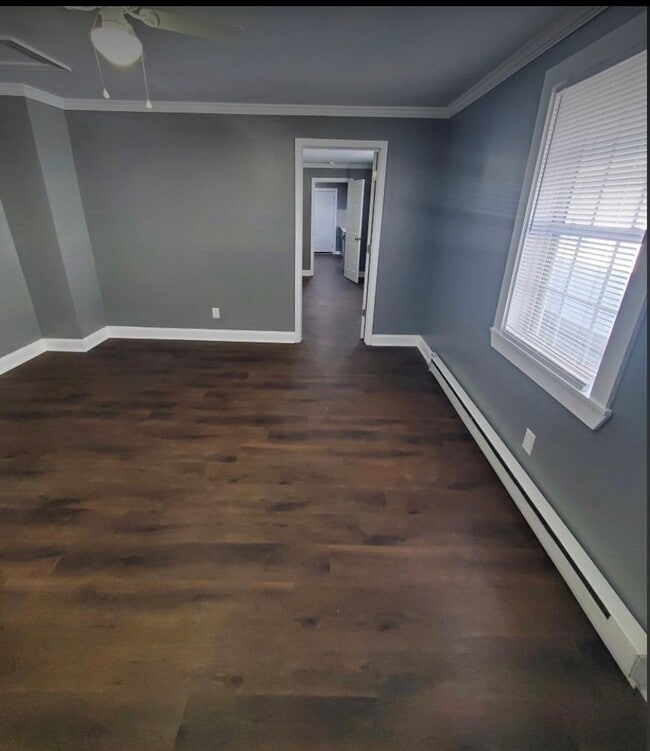 Building Photo - 528 Manchester St SE