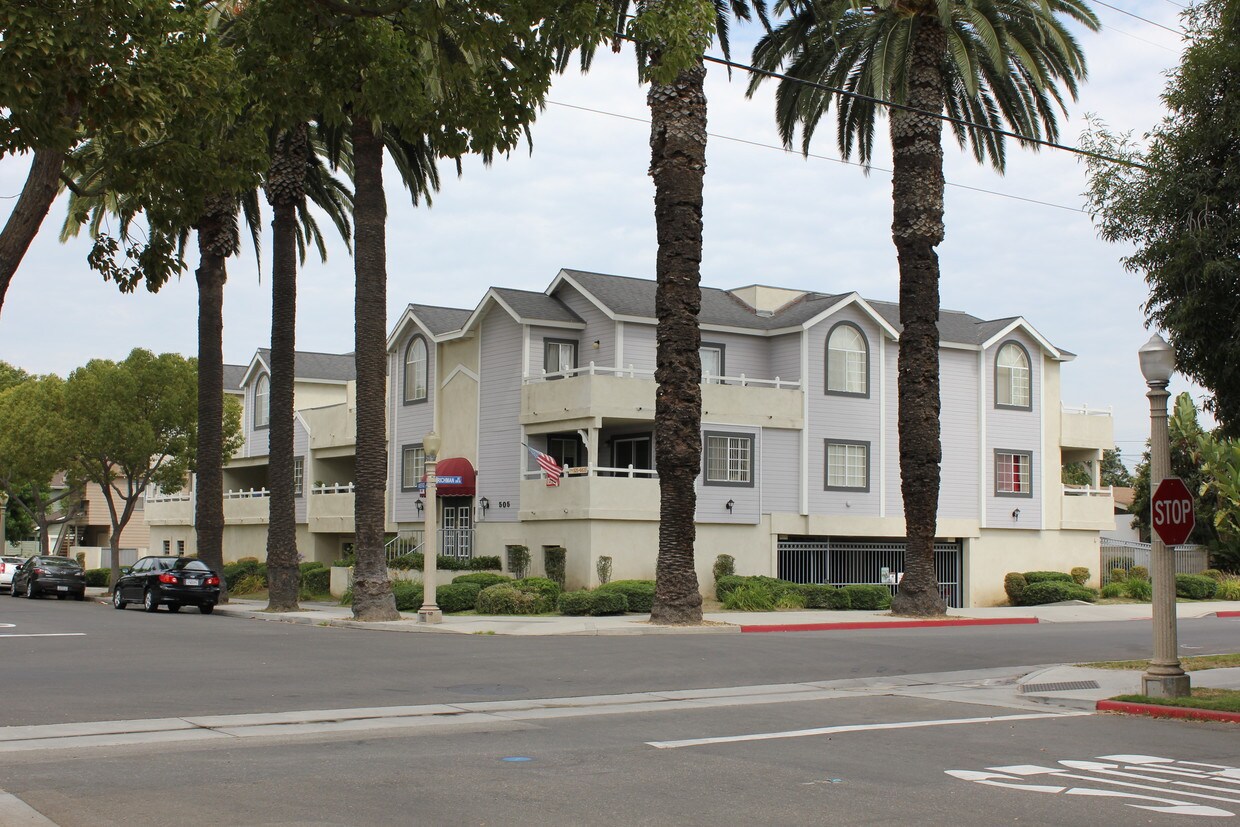 Primary Photo - 505 W Amerige Ave