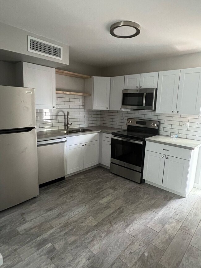 Building Photo - 12717 W AMY DR #4