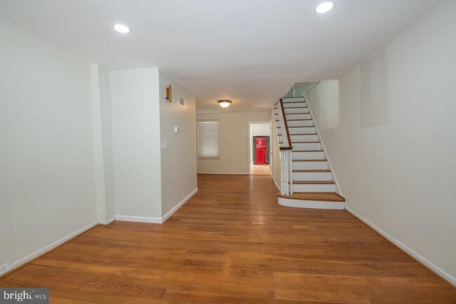 Building Photo - 321 Hampden Ave