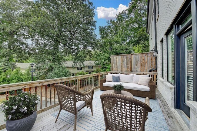 Foto del edificio - 6892 Roswell Rd NE