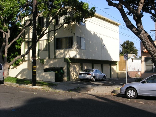 Building Photo - 815 Sportfisher Dr