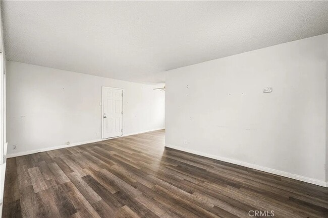 Building Photo - 166 E Osgood St