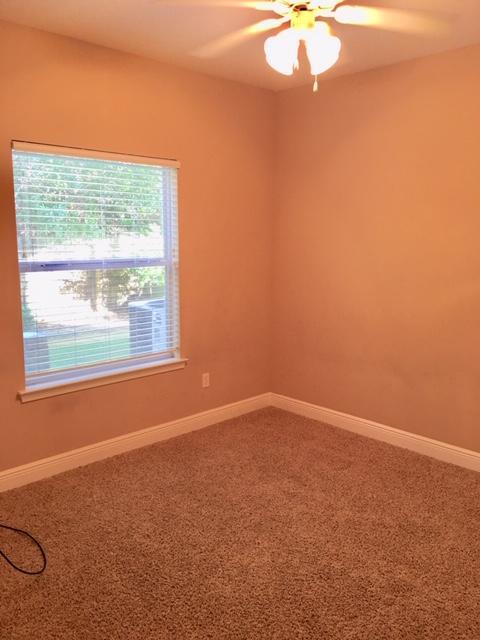 Foto del edificio - 2200 Hadleigh Hills Ct