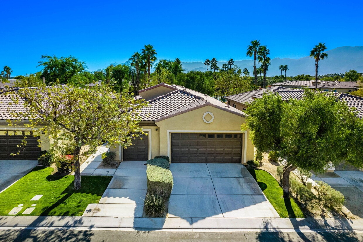 Foto principal - 82223 Travolta Ave