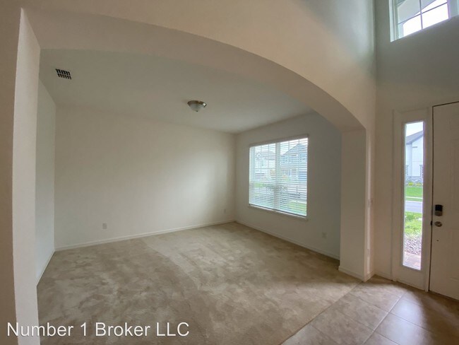 Building Photo - 7 br, 4 bath House - 741 Caterpillar Run