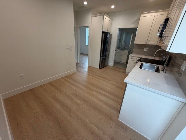 Building Photo - Midtown duplex | 2 bedroom | 1 bathroom | New build