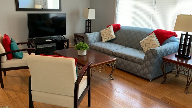 Foto del edificio - Room in House on E Cornwallis Rd