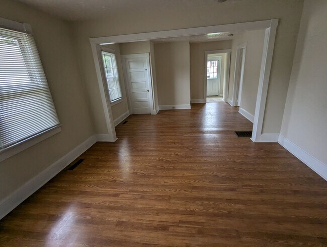 Building Photo - Single-Family Home in Aberdeen