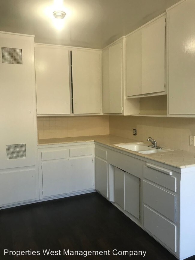 Foto del edificio - 575 W 11th St