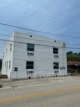 Building Photo - 405 29th St W